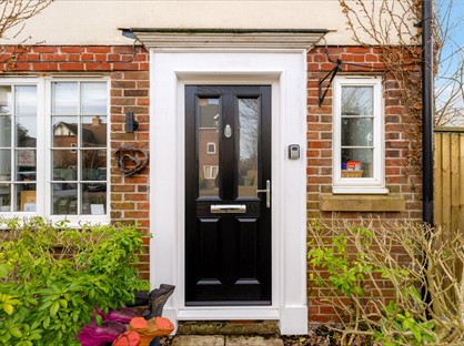 3 Bed End Terrace, Arderne Place, SK9