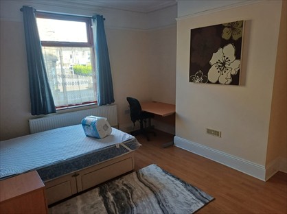 Room in a Shared House, Poplar Terrace, HD5