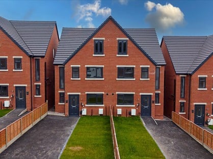 5 Bed Semi-Detached House, Oldham, OL8