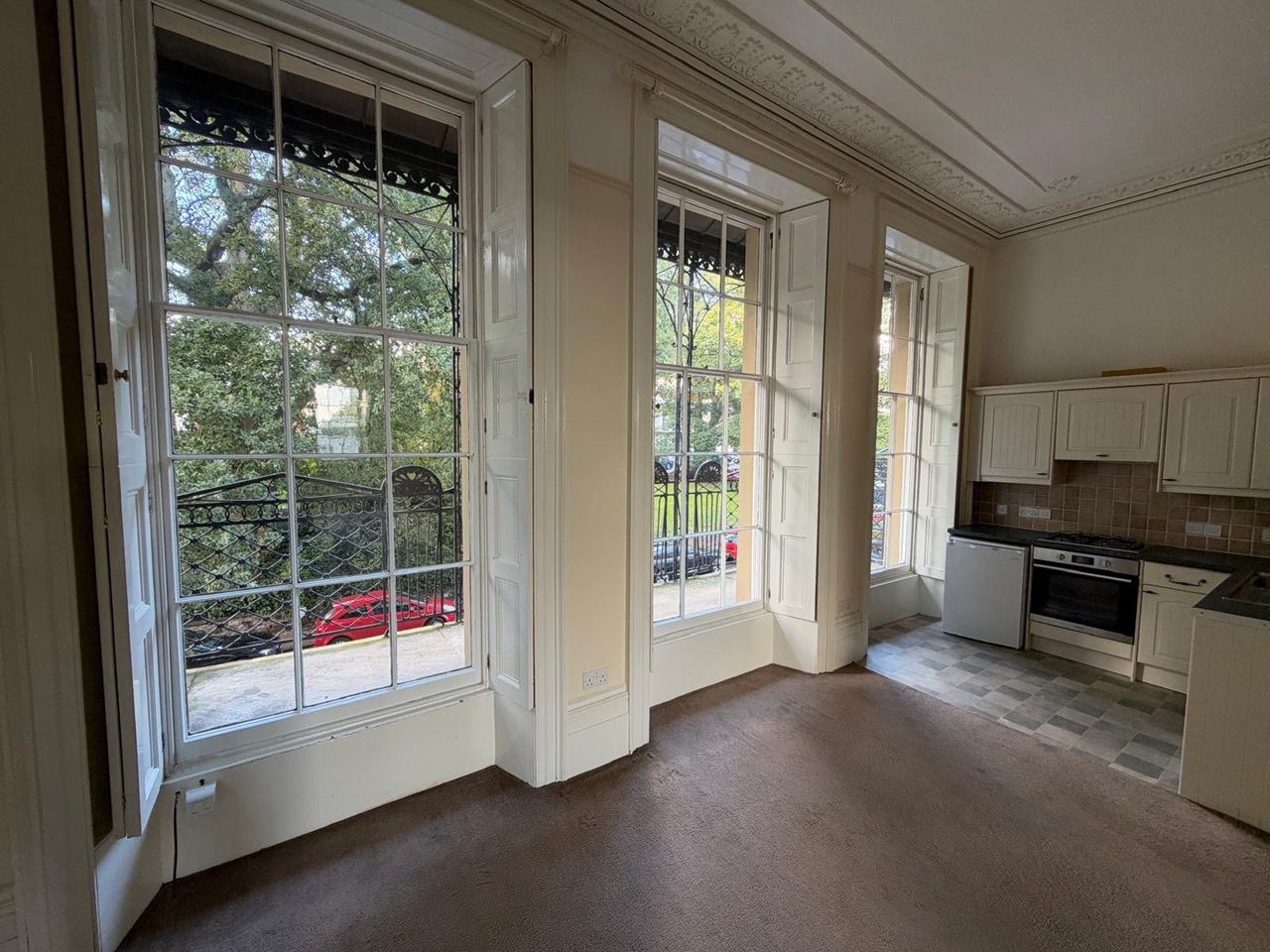 2 Bed Flat, Caledonia Place, BS8 photo 3