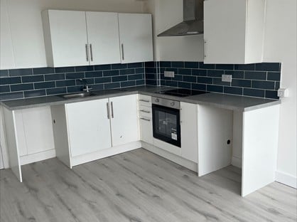 1 Bed Flat, Warren Way, BN2
