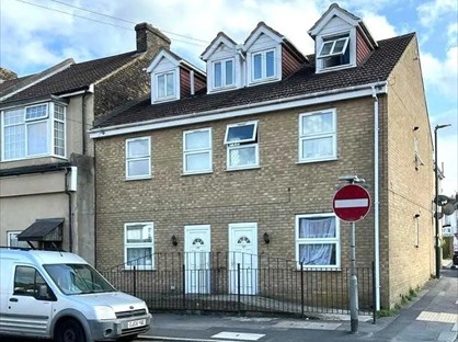 1 Bed Flat, Gillingham Road, ME7