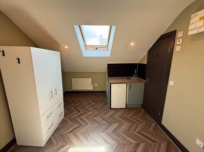Studio Flat, Cumberland Road, W7