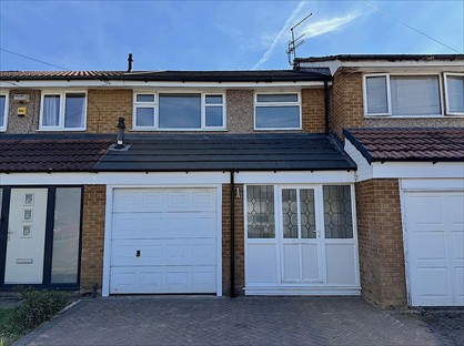 3 Bed Terraced House, Dawlish Close, SK7