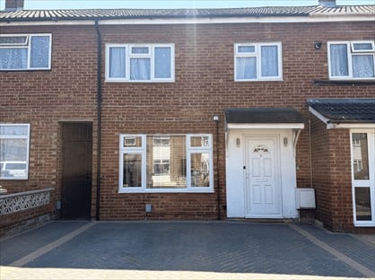 3 Bed Semi-Detached House, Leaf Road, LU5