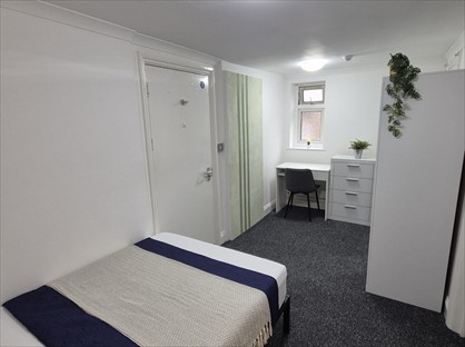 Studio Flat, Village Way, HA5
