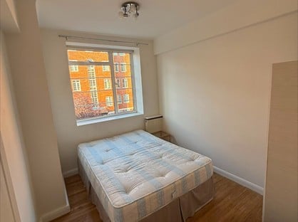 Room in a Shared Flat, Charlbert Court, NW8
