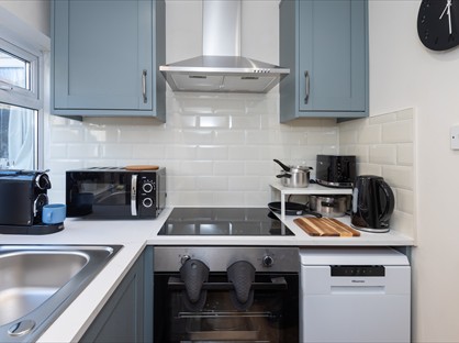 Studio Flat, Bournevale Road, SW16