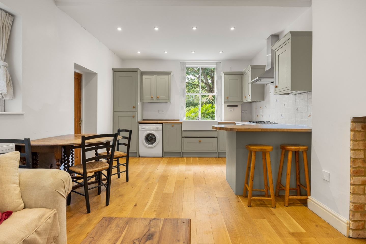 2 Bed Flat, Cranworth Gardens, SW9