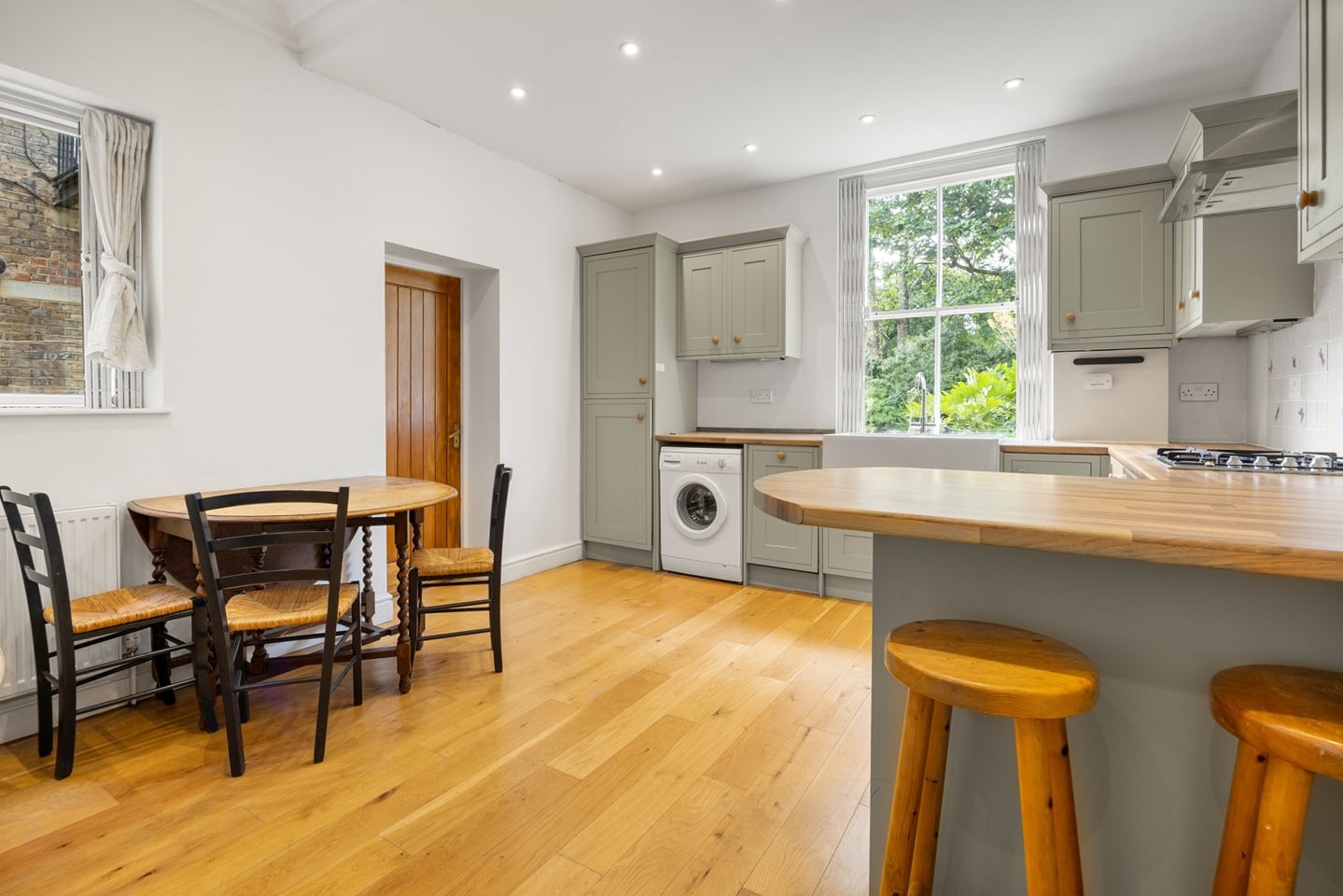 2 Bed Flat, Cranworth Gardens, SW9 photo 3