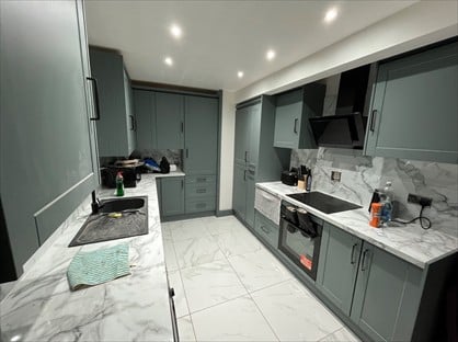 Room in a Shared House, Love Lane, SM4