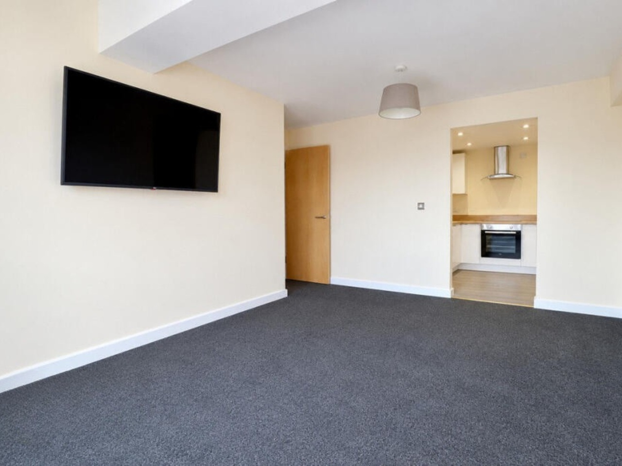 2 Bed Flat, West Point, S1 photo 5