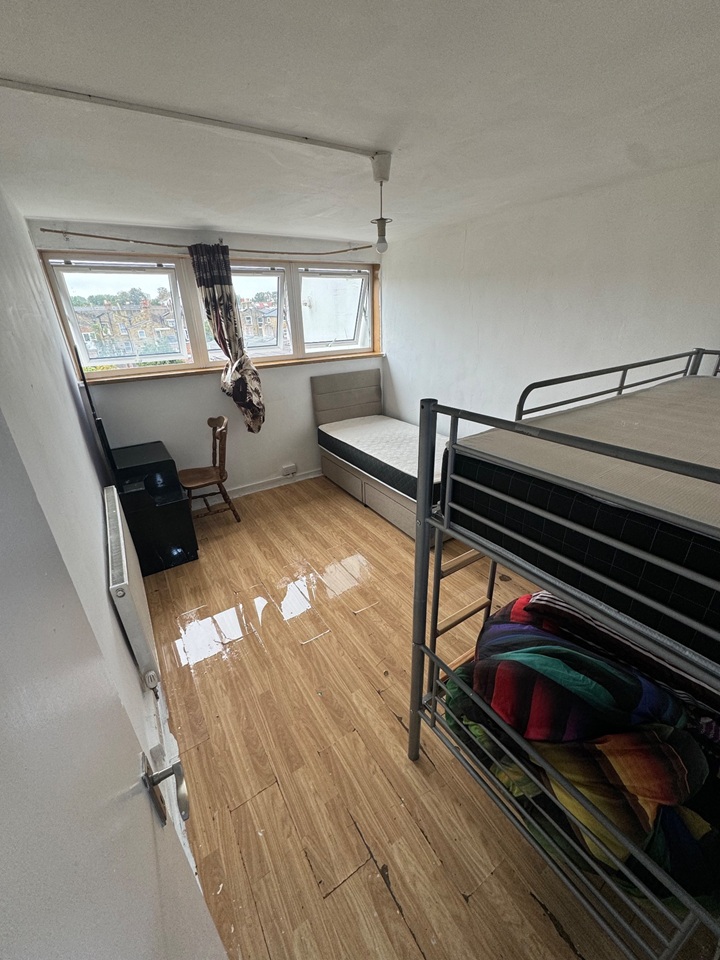 Room in a Shared Flat, Walkynscroft, SE15