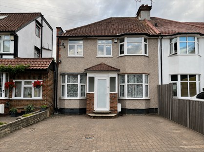 4 Bed Semi-Detached House, The Greenway, NW9