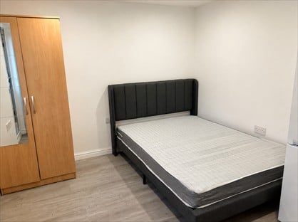 Studio Flat, Donnington Road, NW10