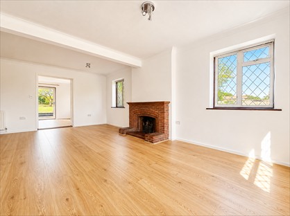 4 Bed Detached House, Fordwich Rise, SG14