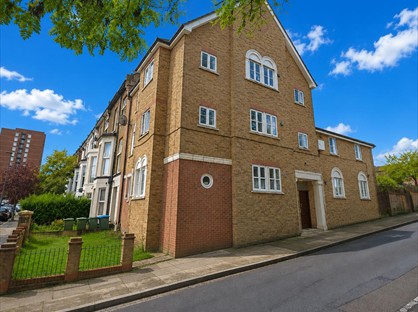2 Bed Maisonette, Vicarage Park, SE18
