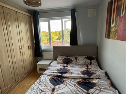 Room in a Shared House, Cheam, SM1