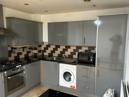 2 Bed Flat, Smoothfield Court, TW3