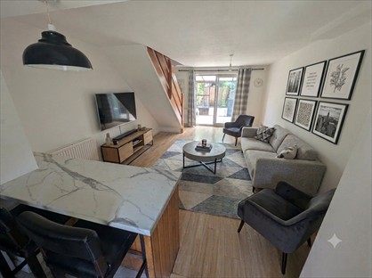 1 Bed Terraced House, Broadfields, OX4