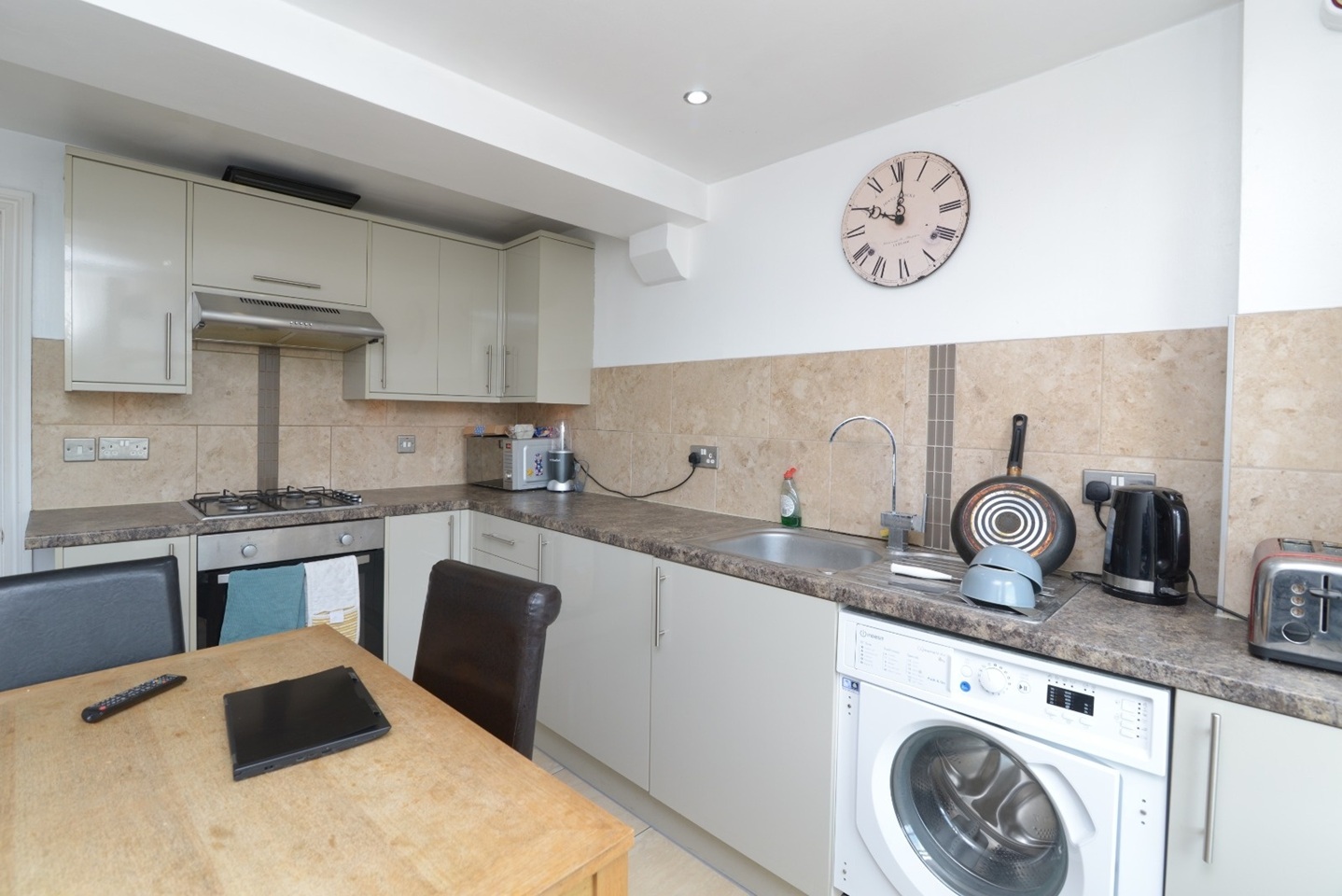 2 Bed Flat, Charterhouse Buildings, EC1M photo 5