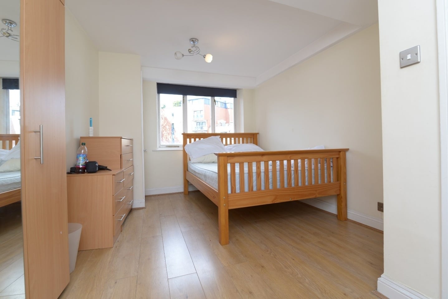 2 Bed Flat, Charterhouse Buildings, EC1M photo 2