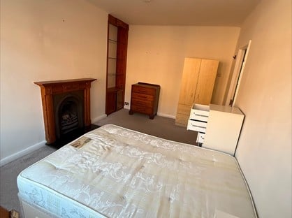 Room in a Shared Flat, Charlbert Court, NW8