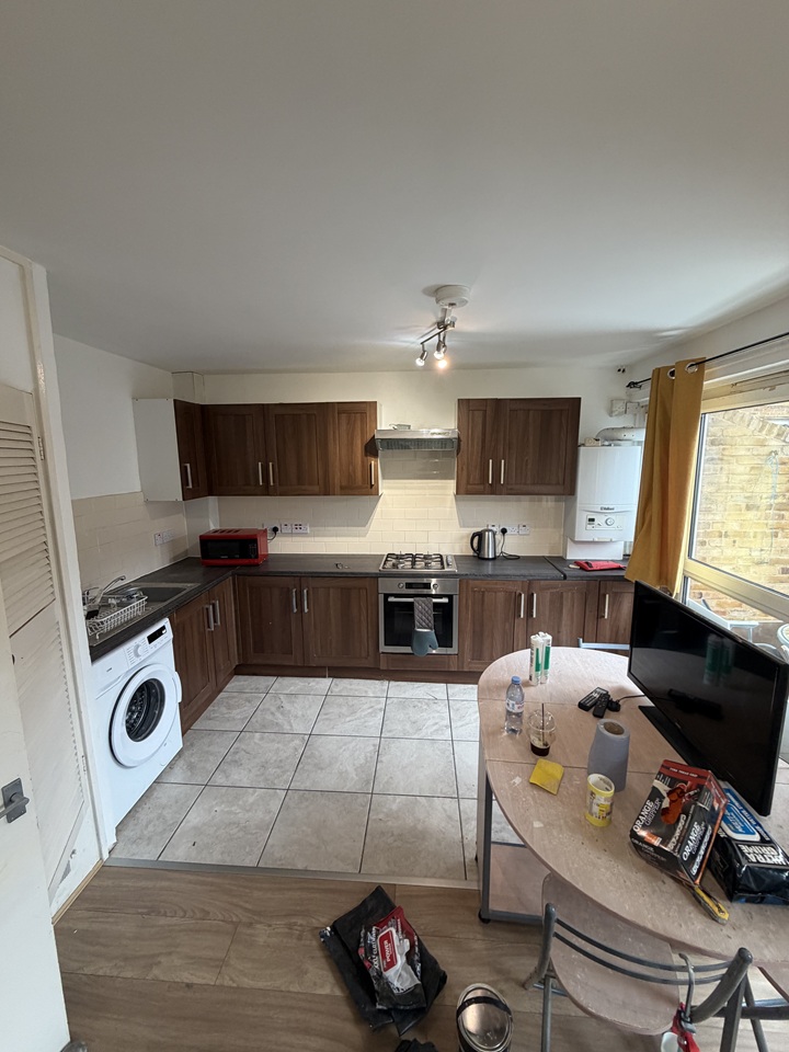 4 Bed Flat, Lampeter Square, W6 photo 2