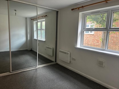 1 Bed Maisonette, Queens Court, SL1