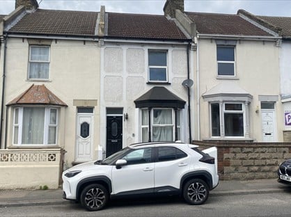 3 Bed Terraced House, Ingram Road, ME7