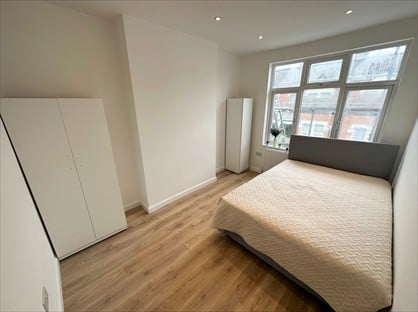 Room in a Shared House, Willow Vale, W12