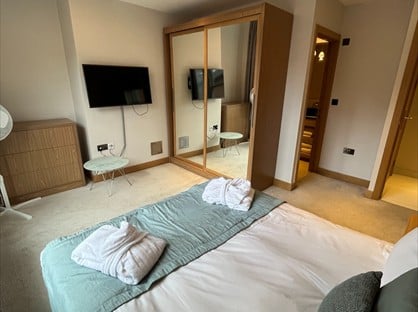 2 Bed Flat, Butts Court, LS1