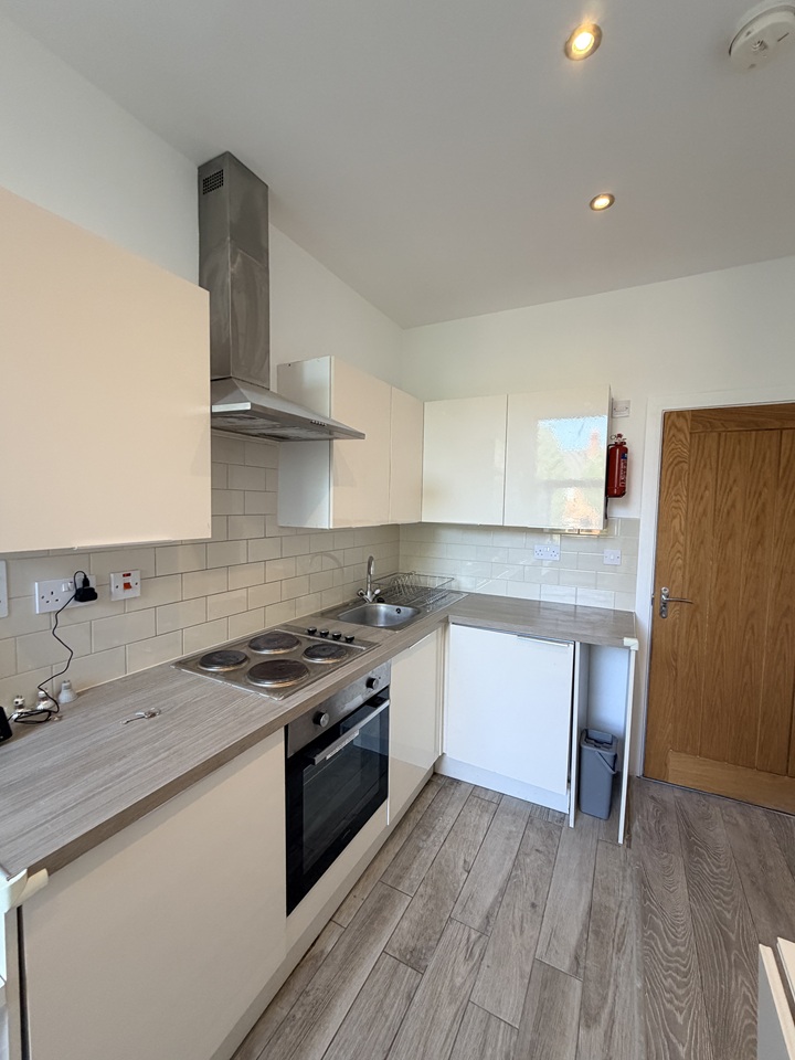 1 Bed Flat, Century House, LE2 photo 3