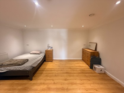 1 Bed Terraced House, Fermor Crescent, LU2