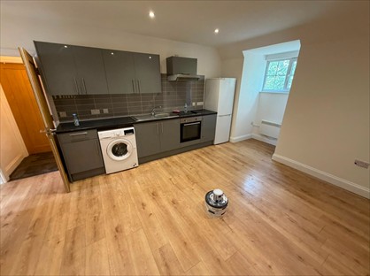 2 Bed Flat, Shirley Avenue, SO15