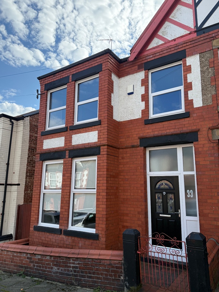 4 Bed Semi-Detached House, South Hill Road, CH43
