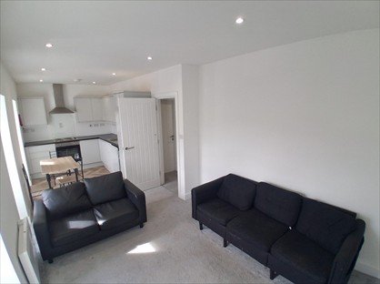 2 Bed Flat, Brighton Road, RH1