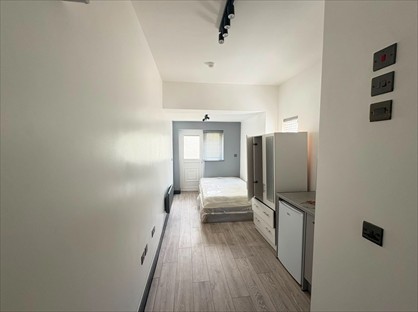 Studio Flat, Cotterill Road, KT6