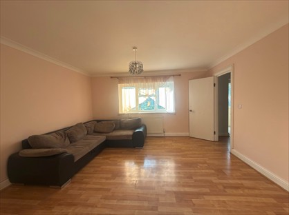 3 Bed Terraced House, Wellington Drive, RM10