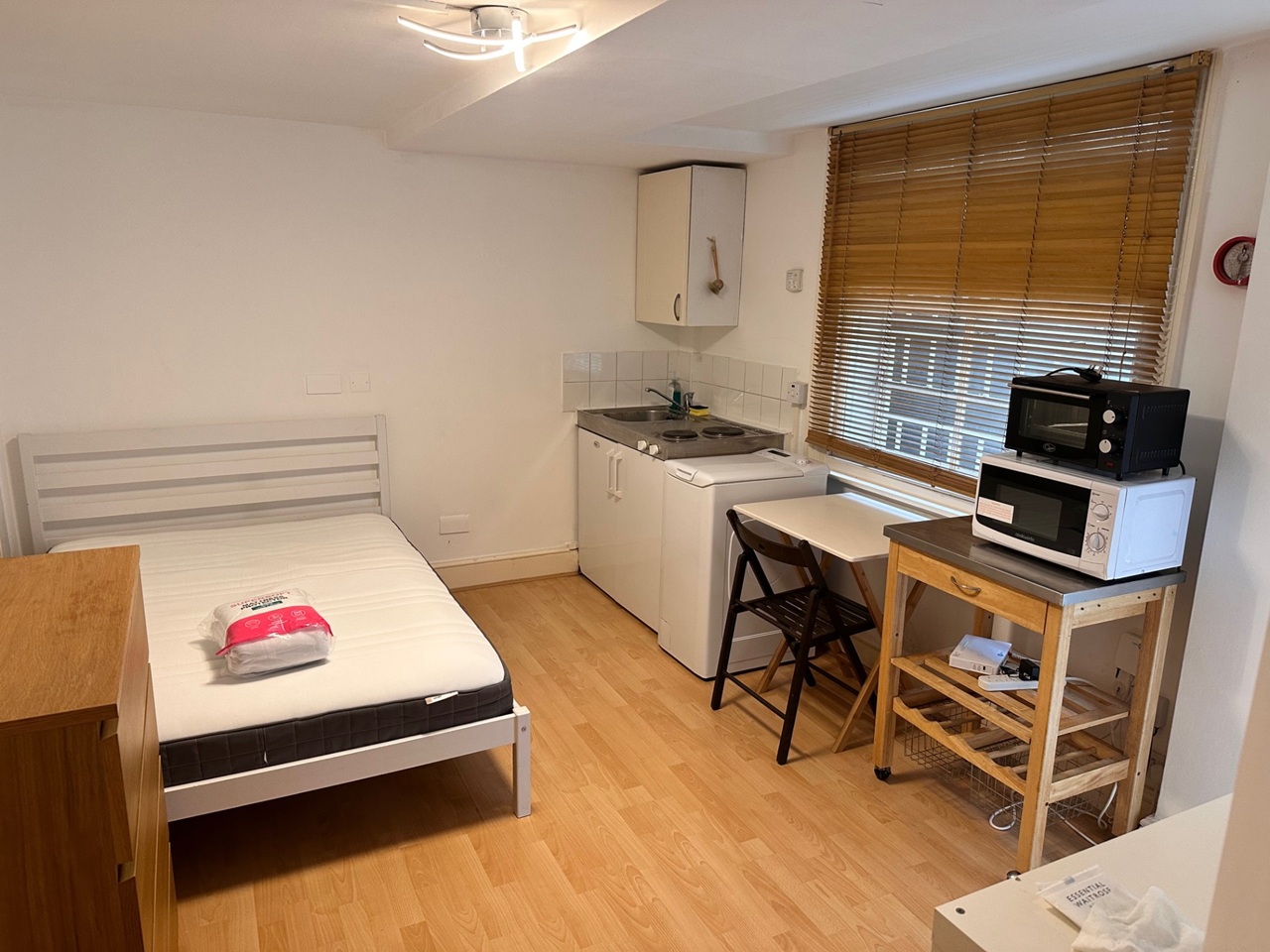 Bedsit, Wrights Lane, W8 photo 2