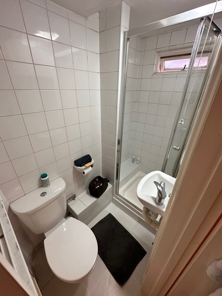 Bedsit, Wrights Lane, W8 photo 5