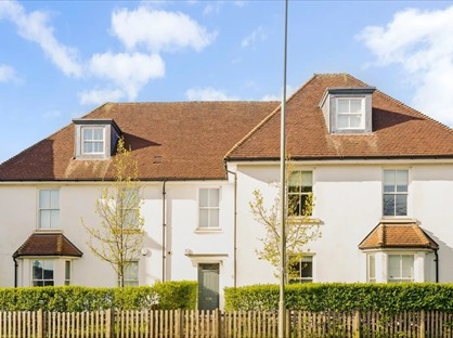 1 Bed Flat, Clarendon Road, RH1