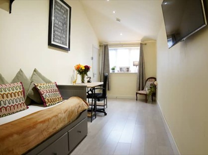 1 Bed Flat, Clare Road, TW19