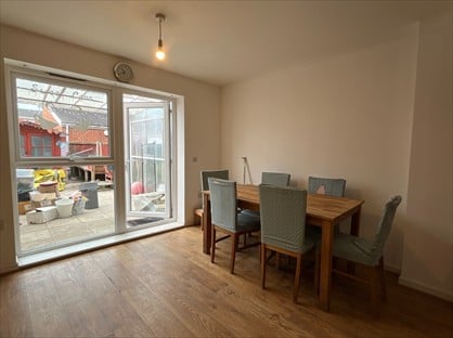 4 Bed Terraced House, Guide Post Road, M13