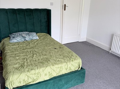 Room in a Shared House, Eversley Way, CR0