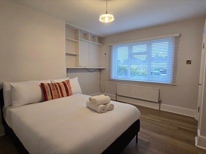 4 Bed Terraced House, Fryent Grove, NW9