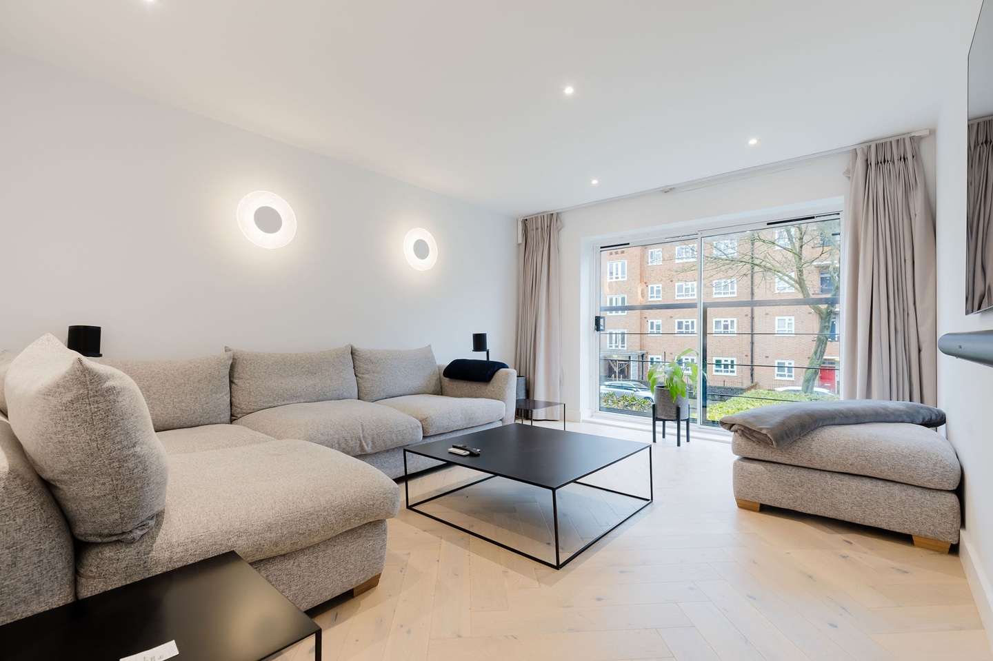 2 Bed Flat, Mill Pond Close, SW8