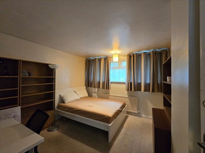 4 Bed Terraced House, Camel Road, E16