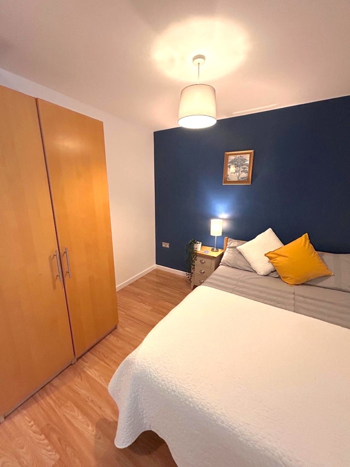 Studio Flat, Marco Island, NG1 photo 3