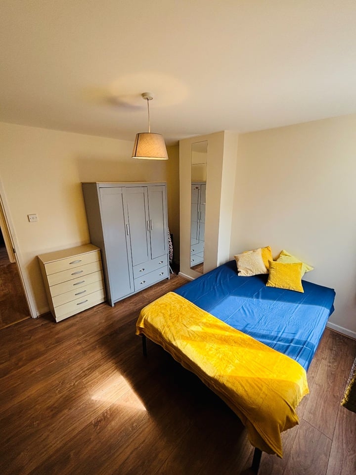 Room in a Shared Flat, Massive Double Room In Battersea/Cla, SW11